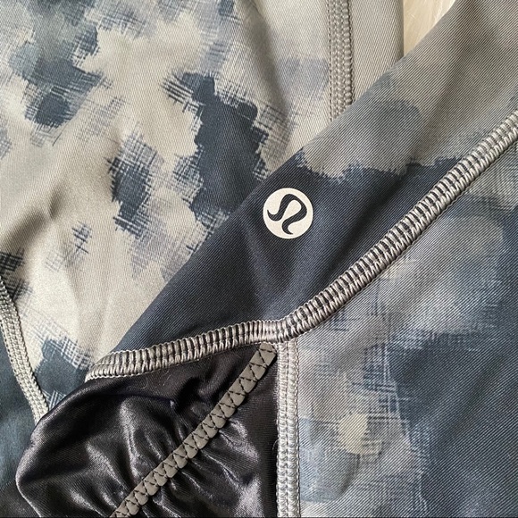 Lululemon Full on Luxtreme Tights - Picture 2 of 4